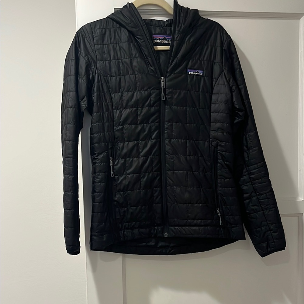 Patagonia Women's Black Hooded Puffer Jacket